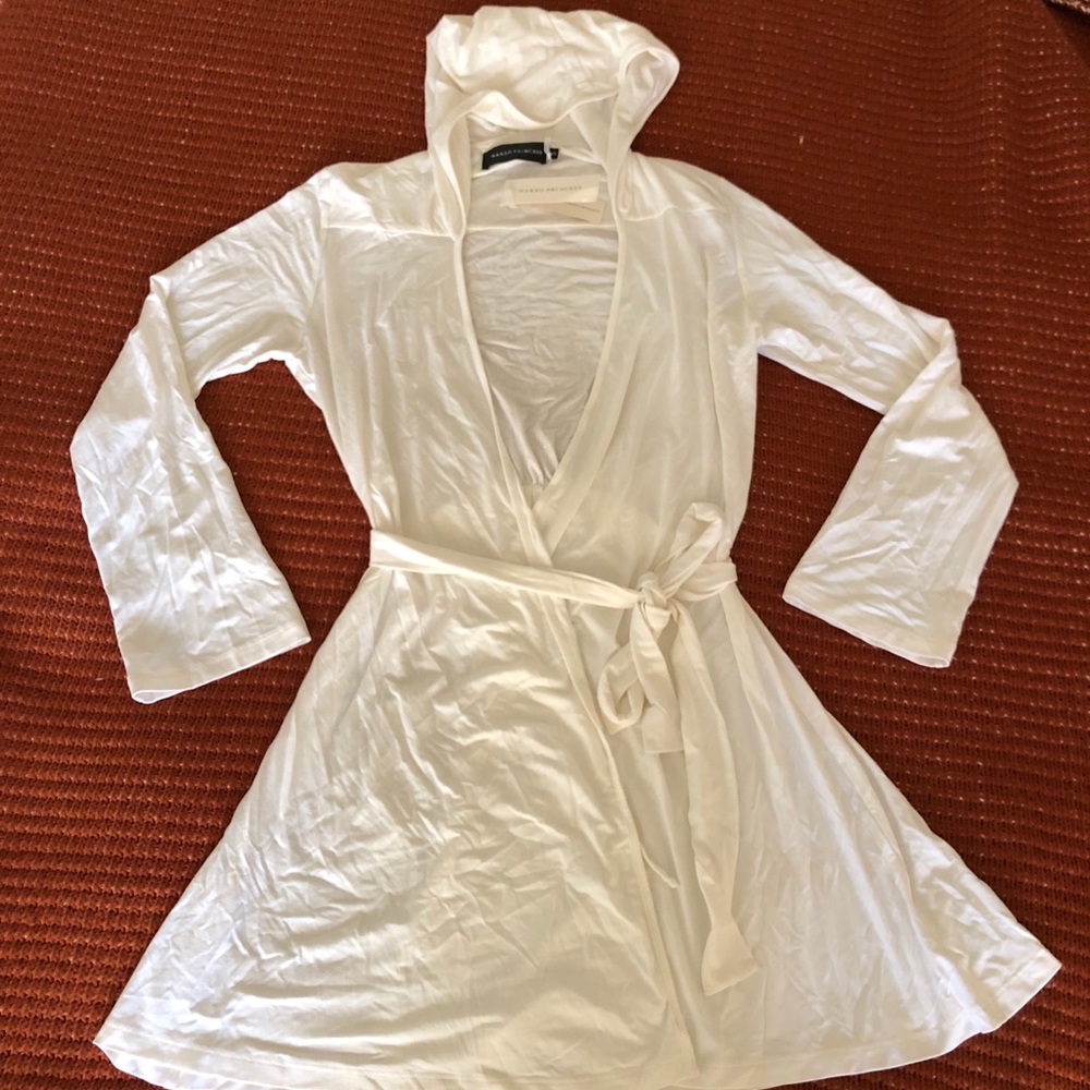 Short Length Hooded Robe - Picture 3 of 7